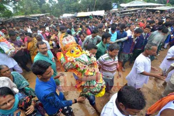 Hindu devotees thronged to watch Tripura’s famous Melaghar Rath-Yatra : ‘The biggest celebration after Durga Puja in Tripura’, locals told TIWN Hindu devotees thronged to watch Tripura’s famous Melaghar Rath-Yatra : ‘The biggest celebration after Durga Puja in Tripura’, locals told TIWN